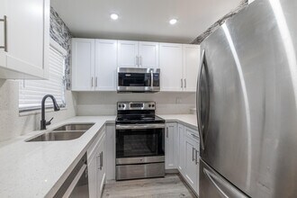 2755 W Atlantic Ave in Delray Beach, FL - Building Photo - Building Photo