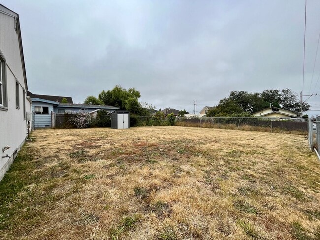 3204 Union St in Eureka, CA - Building Photo - Building Photo