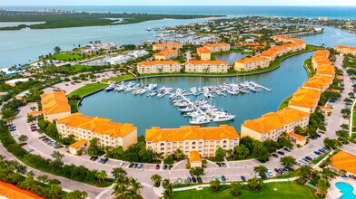 34 Harbour Isle Dr E in Fort Pierce, FL - Foto de edificio - Building Photo