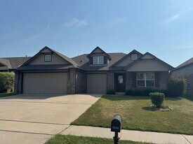 7301 S Magnolia Ave in Broken Arrow, OK - Building Photo