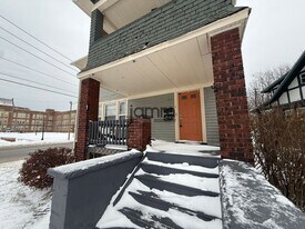 3241 Kildare Rd in Cleveland Heights, OH - Building Photo
