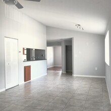 18201 Glenmoor Dr in West Palm Beach, FL - Building Photo - Building Photo