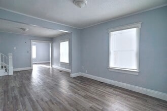 415 E Lawrence St in Mishawaka, IN - Building Photo - Building Photo