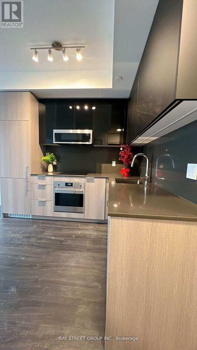 308 Jarvis St in Toronto, ON - Building Photo - Building Photo