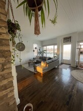 3581 S Kinnickinnic Ave, Unit 3581 S Kinnickinnic Ave in St. Francis, WI - Building Photo - Building Photo