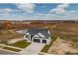 301 Somerby Pkwy NE in Byron, MN - Building Photo