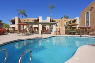 Lucera Apartments Homes in Mesa, AZ - Building Photo