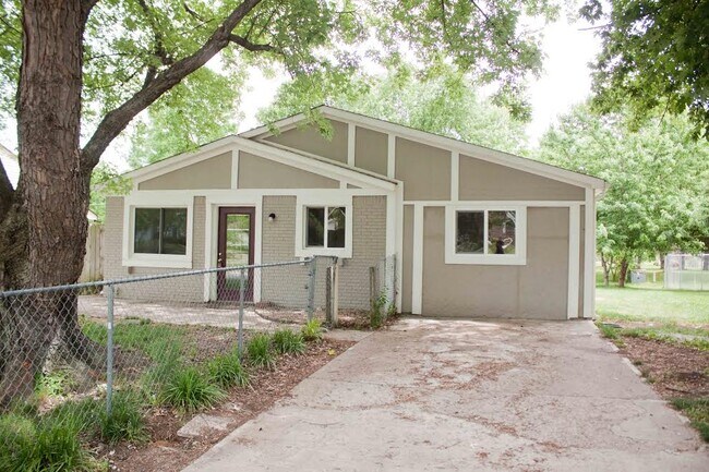 3107 Pawnee Dr in Indianapolis, IN - Building Photo - Building Photo