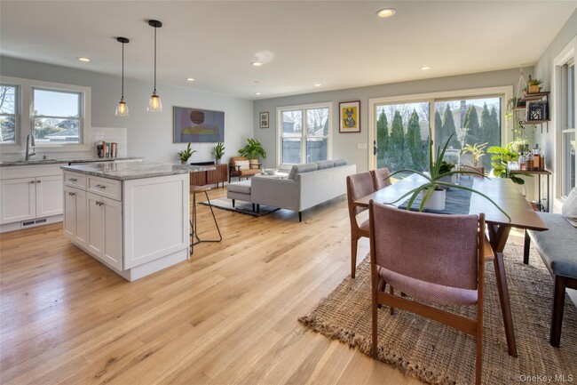 360 Flint St in Greenport, NY - Building Photo - Building Photo