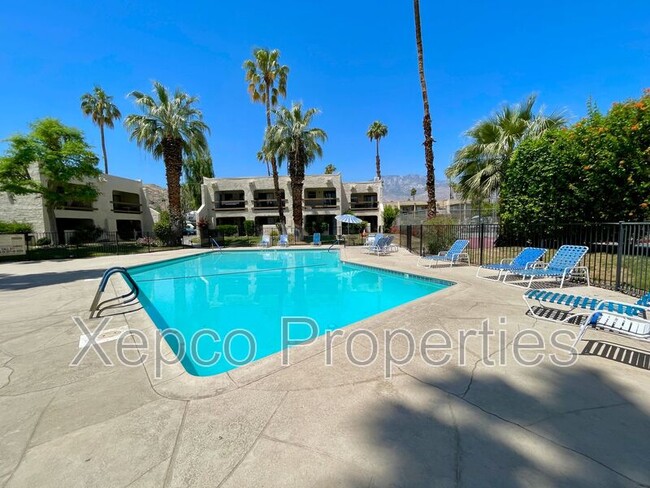 5300 E Waverly Dr in Palm Springs, CA - Building Photo - Building Photo