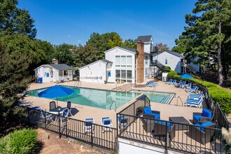 Huntington Apartments in Morrisville, NC - Foto de edificio - Building Photo