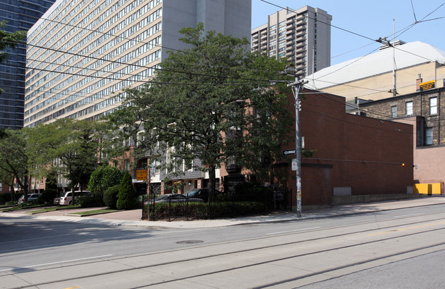 58-80 Granby St in Toronto, ON - Building Photo - Building Photo