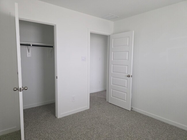 property at 2803 Lisburn Ter Ln