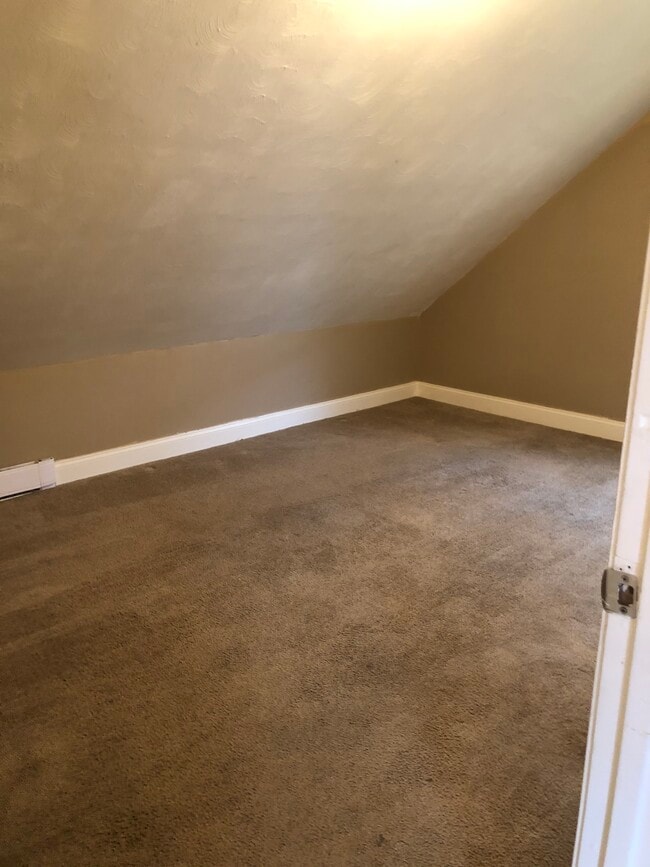 10 Winsor St, Unit 10 Winsor st apt#3 in New Bedford, MA - Building Photo - Building Photo