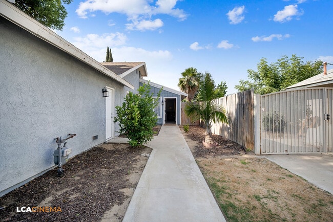10105 Laurie Ave, Unit ADU in Bakersfield, CA - Building Photo - Building Photo