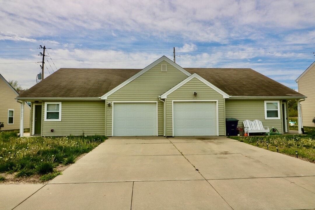 412-414 Brookmont Dr in Manhattan, KS - Building Photo