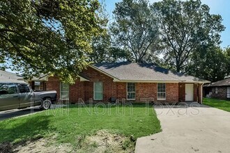 919 Farmington Rd in Howe, TX - Building Photo - Building Photo