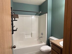 314 Cherokee Pl in Clever, MO - Building Photo - Building Photo