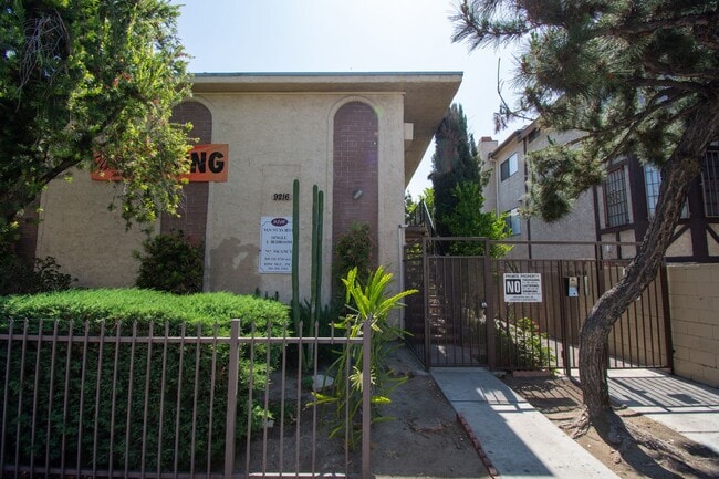Van Nuys-9216 in Panorama City, CA - Building Photo - Building Photo