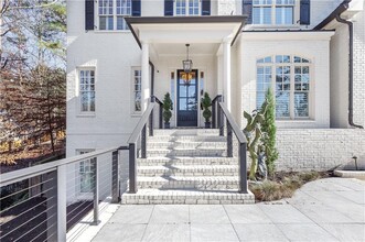 2991 Sequoyah Dr NW in Atlanta, GA - Foto de edificio - Building Photo