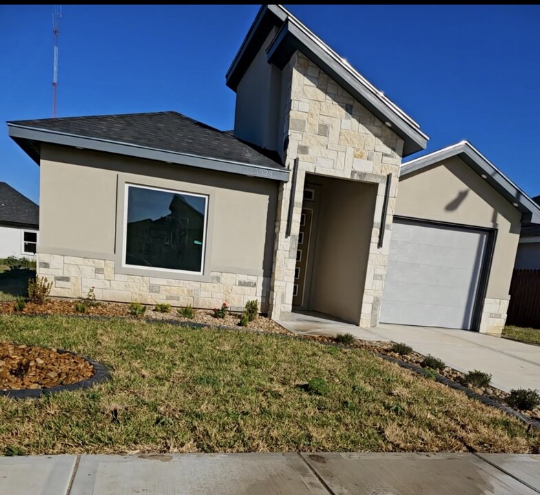 5928 N Rayo del Sol St in Edinburg, TX - Building Photo