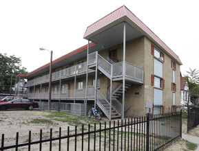 Olive Tree Apartments in Denver, CO - Foto de edificio - Building Photo