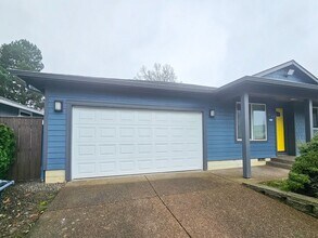 599 Page Ct in Salem, OR - Building Photo - Building Photo
