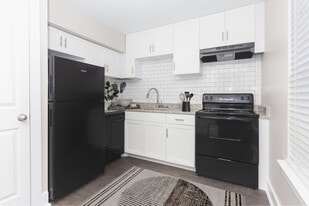 The Hills at Oakwood Apartment Homes in Chattanooga, TN - Building Photo