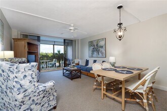 11 Bluebill Ave in Naples, FL - Building Photo - Building Photo