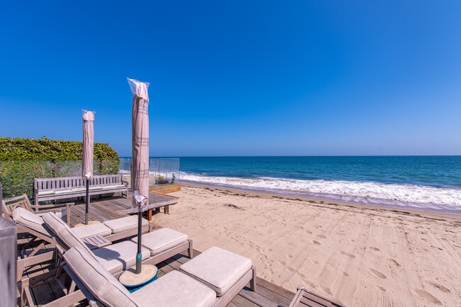 23752 Malibu Rd in Malibu, CA - Building Photo - Building Photo