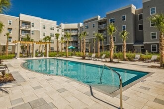 Summerset Apartments in Zephyrhills, FL - Building Photo - Building Photo