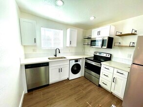 1437 E Diamond St in Phoenix, AZ - Building Photo - Building Photo