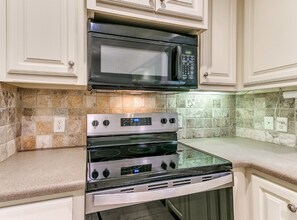 13818 Oxford Dr in Edmond, OK - Building Photo - Building Photo