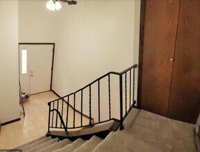 227 14th Ave S, Unit 2 in South St. Paul, MN - Foto de edificio - Building Photo