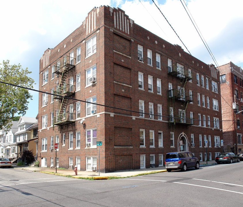 7803 Hudson Ave in North Bergen, NJ - Building Photo