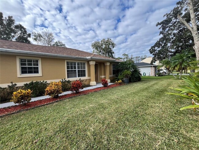 122 Parkview Dr in Palm Coast, FL - Foto de edificio - Building Photo