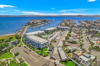 16 Montego Ct in Coronado, CA - Building Photo - Building Photo