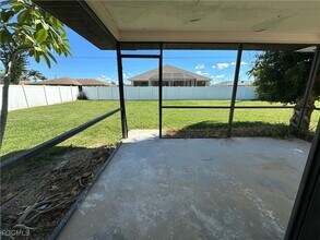 3717 SW 6th Ave in Cape Coral, FL - Building Photo - Building Photo
