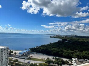 2475 Brickell Ave in Miami, FL - Building Photo - Building Photo