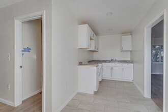 2101 Carrere St in Bakersfield, CA - Building Photo - Building Photo