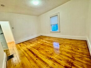 64 Linden Ave-Unit -2 in Malden, MA - Building Photo - Building Photo
