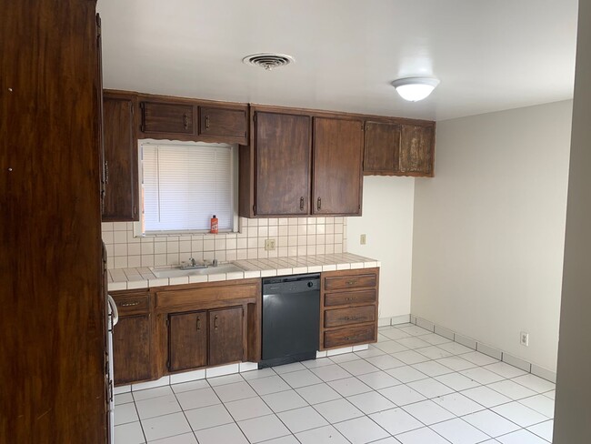 3713 Cardinal Ave in Bakersfield, CA - Building Photo - Building Photo