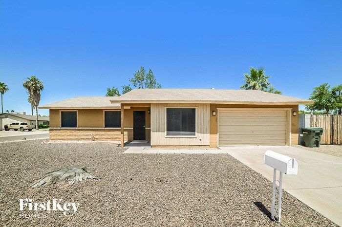 12849 N 36th Dr in Phoenix, AZ - Building Photo
