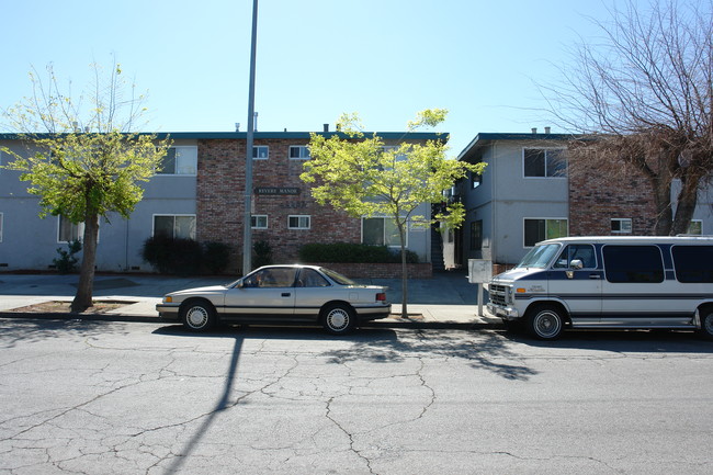 Revere Manor in San Jose, CA - Building Photo - Building Photo