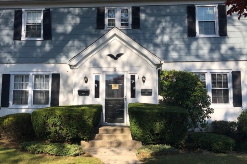 5 W Clinton St in Valhalla, NY - Building Photo