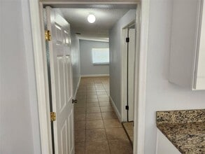 1315 Waikiki Way in Tampa, FL - Building Photo - Building Photo