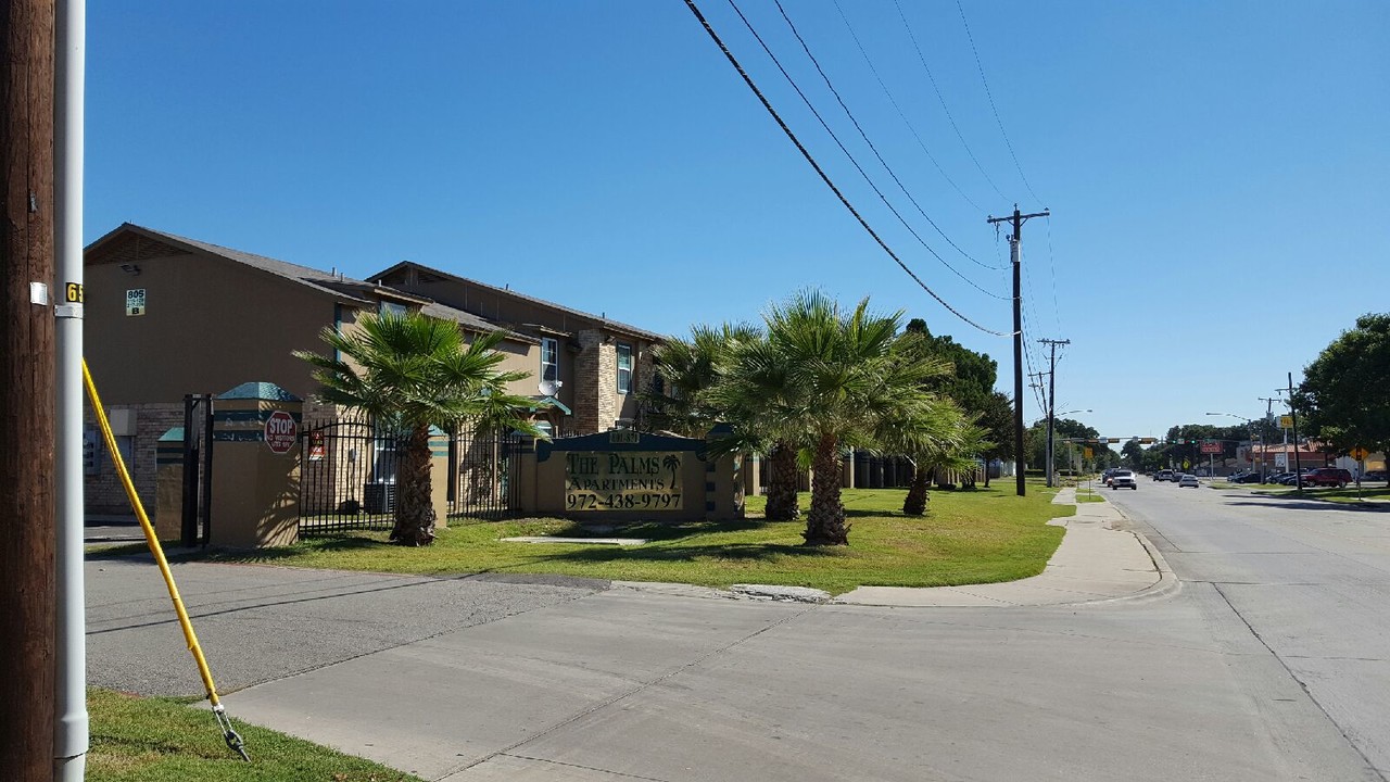 The Palms Apartments in Irving, TX - Building Photo