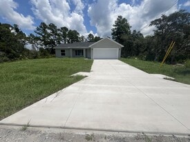 69 Malauka Pass in Ocklawaha, FL - Building Photo