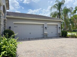 31134 Spruceberry Ct in Zephyrhills, FL - Building Photo - Building Photo