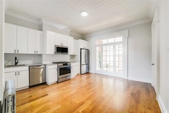 266 3rd St in Jersey City, NJ - Building Photo - Building Photo